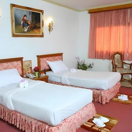 Oyo 75466 -13 Coins Bang Yai Hotel Нонтхабурі Екстер'єр фото