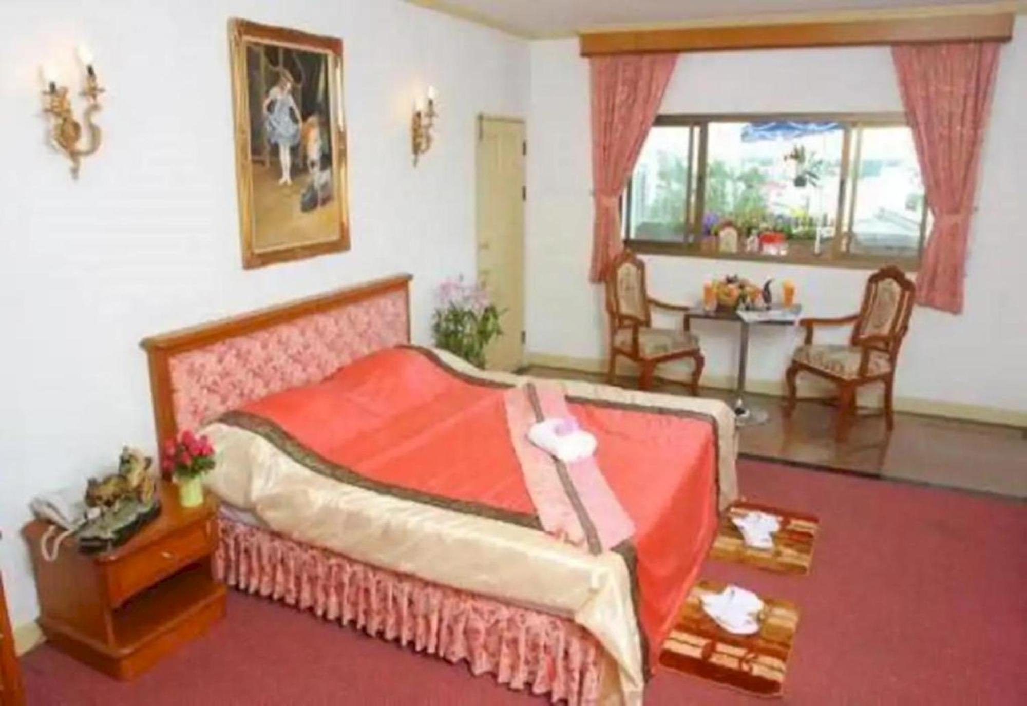 Oyo 75466 -13 Coins Bang Yai Hotel Нонтхабурі Екстер'єр фото