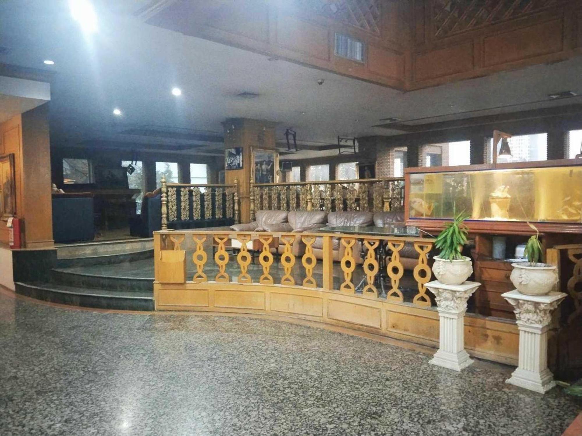 Oyo 75466 -13 Coins Bang Yai Hotel Нонтхабурі Екстер'єр фото