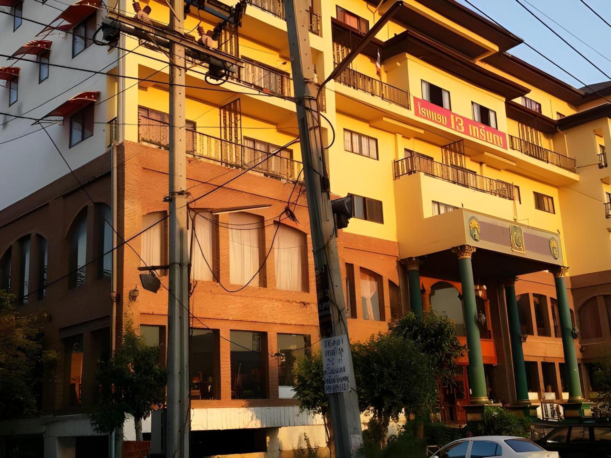 Oyo 75466 -13 Coins Bang Yai Hotel Нонтхабурі Екстер'єр фото
