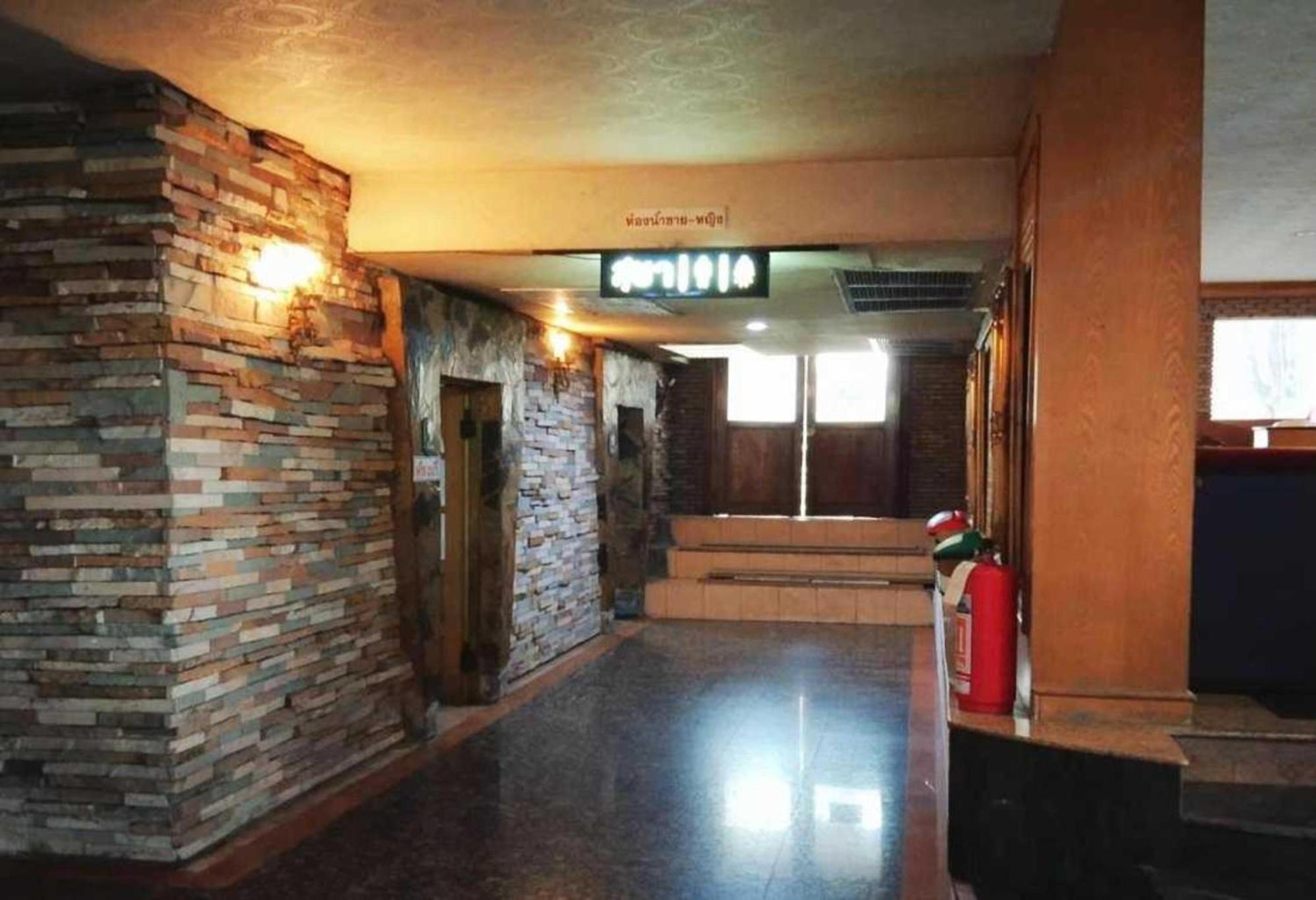 Oyo 75466 -13 Coins Bang Yai Hotel Нонтхабурі Екстер'єр фото