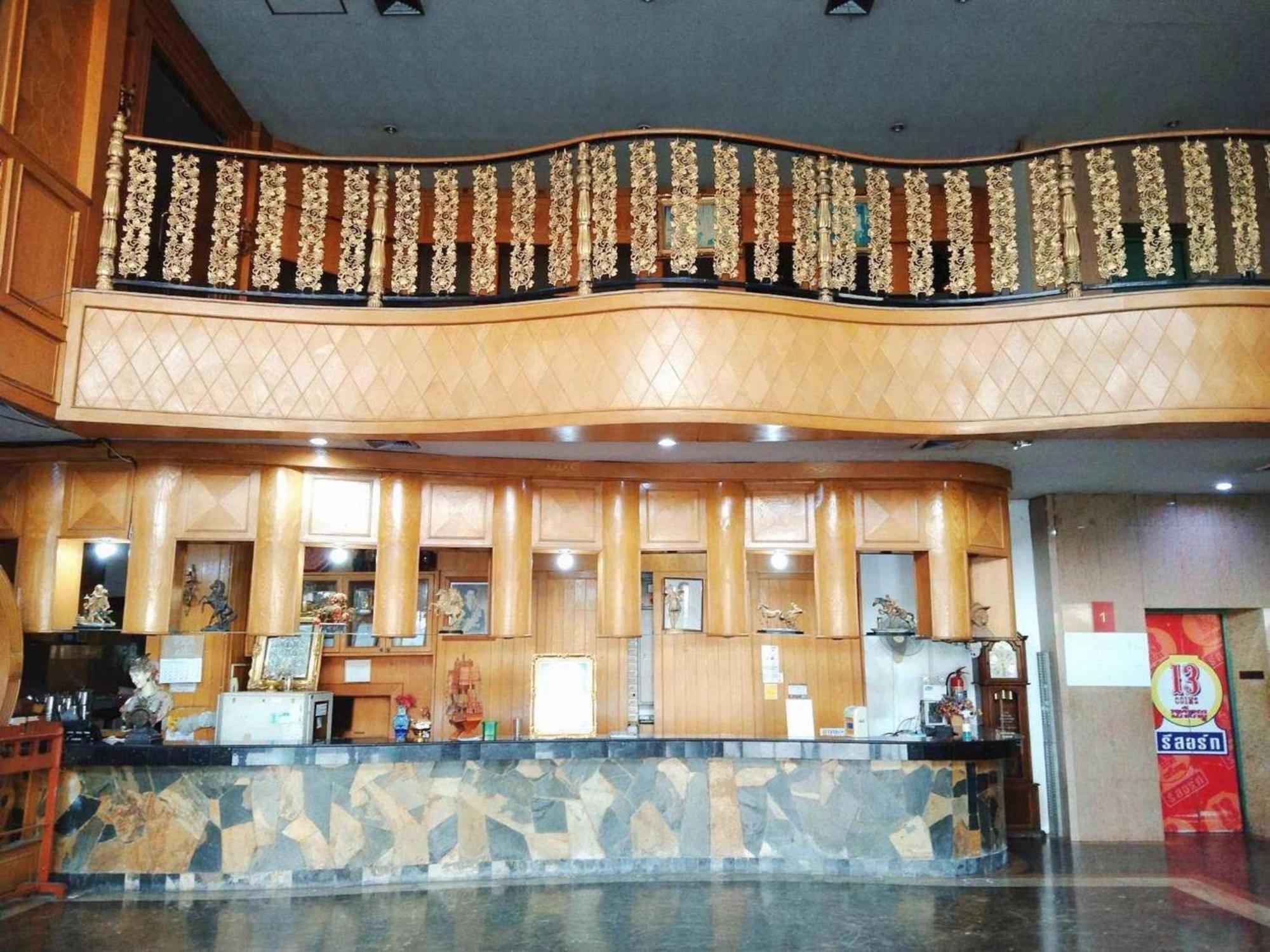 Oyo 75466 -13 Coins Bang Yai Hotel Нонтхабурі Екстер'єр фото