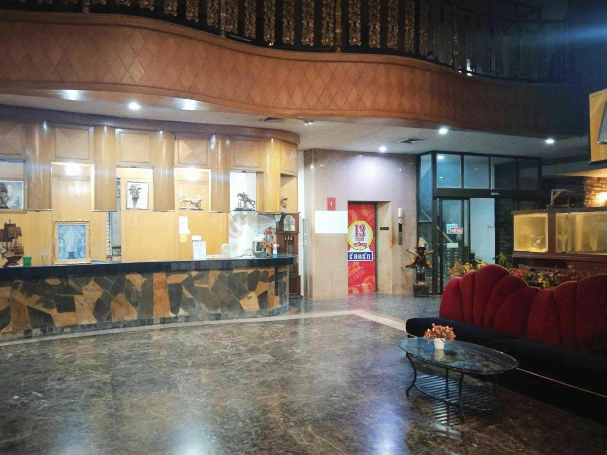 Oyo 75466 -13 Coins Bang Yai Hotel Нонтхабурі Екстер'єр фото
